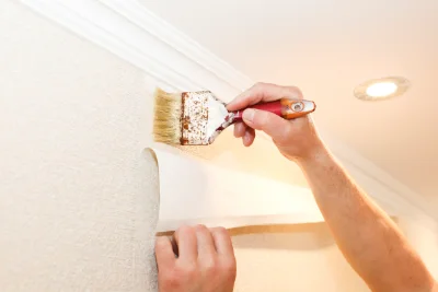 Pose de papier peint à Guizengeard — revêtements muraux et toiles de verre